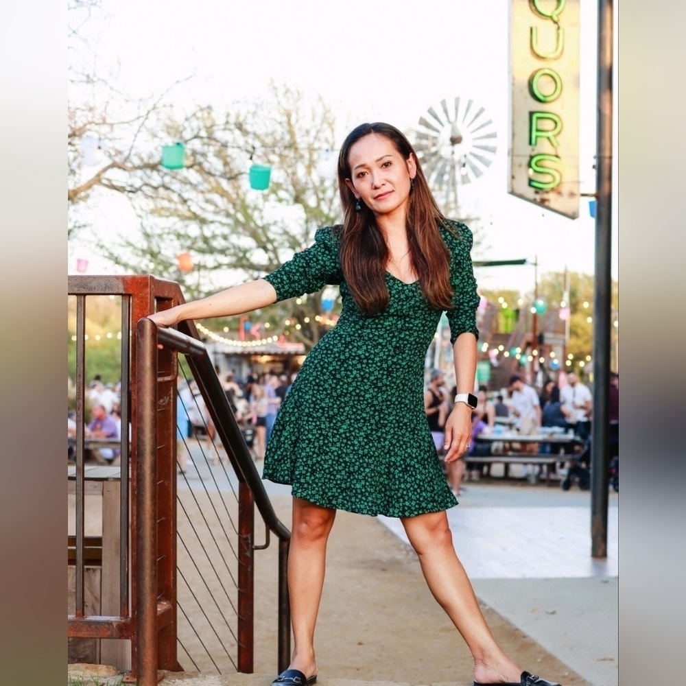ZARA BLACK AND GREEN FLORAL PRINT LONG SLEEVE MINI DRESS. SIZE LARGE. NWOT.